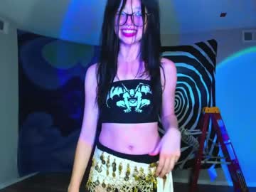 girl
        salemhex cam image #1889622