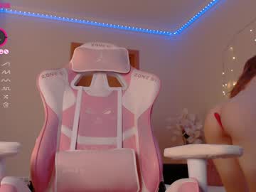 girl
        alice_lady2020 cam image #3106565