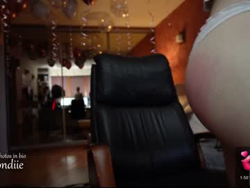 girl
        bestblondiiecb cam image #784621