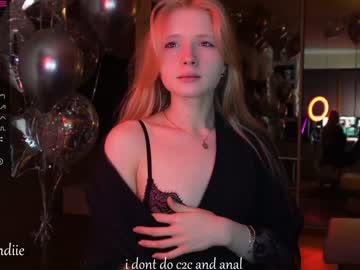 girl
        bestblondiiecb cam image #1118432