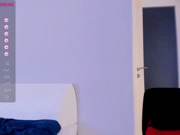 girl
        kittycaitlin cam image #1078707