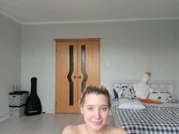 girl
        belle_ellie cam image #1920761