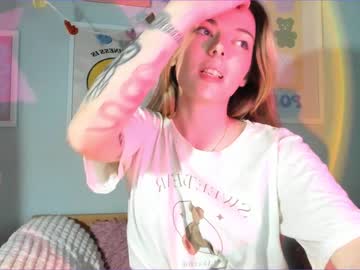 girl
        thisisamelia cam image #2992106