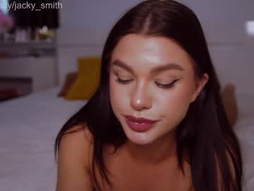 girl
        jacky_smith cam image #3349103